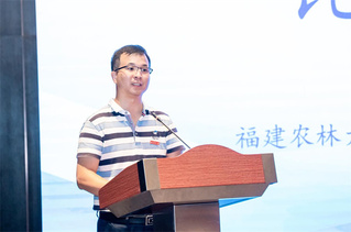 李坤明