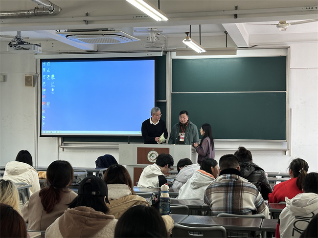 管副经理照片.jpg