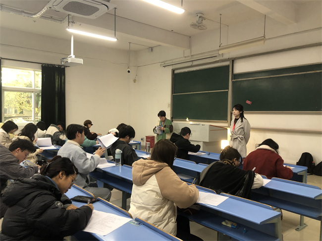 郑旭媛副经理巡视照片.jpg